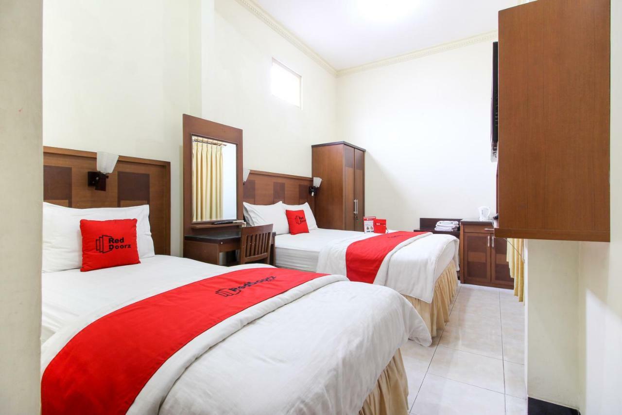 Reddoorz Plus @ Tegal Panggung Yogyakarta Ngoại thất bức ảnh