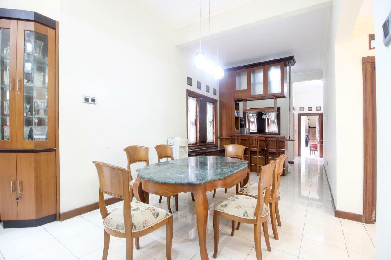 Reddoorz Plus @ Tegal Panggung Yogyakarta Ngoại thất bức ảnh