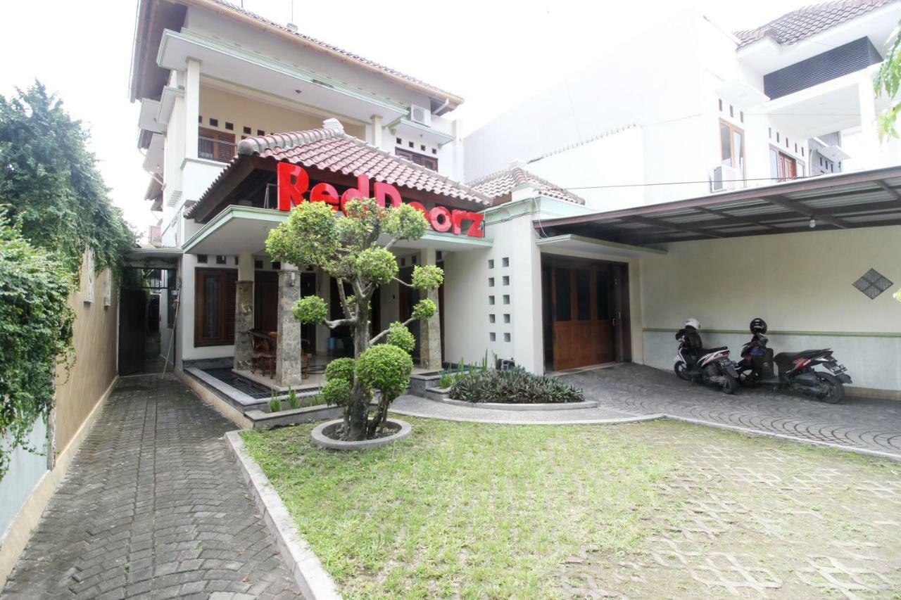 Reddoorz Plus @ Tegal Panggung Yogyakarta Ngoại thất bức ảnh