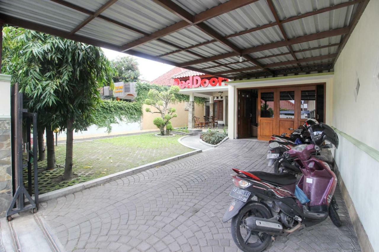 Reddoorz Plus @ Tegal Panggung Yogyakarta Ngoại thất bức ảnh