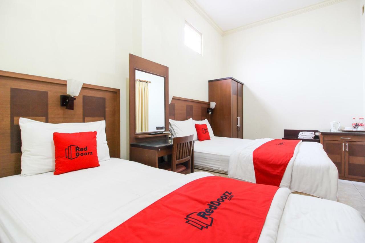 Reddoorz Plus @ Tegal Panggung Yogyakarta Ngoại thất bức ảnh